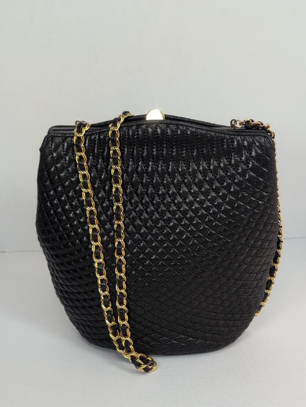 Bally Black Quilted Vintage Leather Frame Shoulder Bag with Gold Chain - Picture 2 of 16